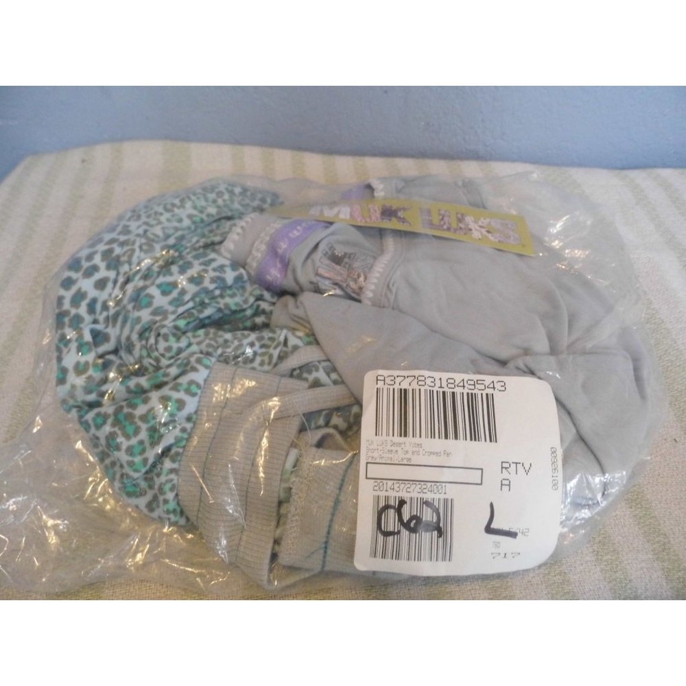 Muk Luks Women's Desert Vibes Short Sleeve Top & Cropped Pants Gray & Animal Siz
